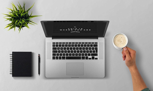 Samodzielna nauka poprzez materiały online Samodzielna nauka poprzez materiały online